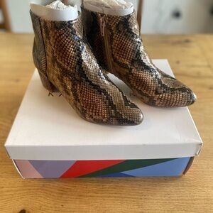 Katy Perry The Rich Snakeskin Ankle Boots Brown Women’s‎ 5.5 NWT Box